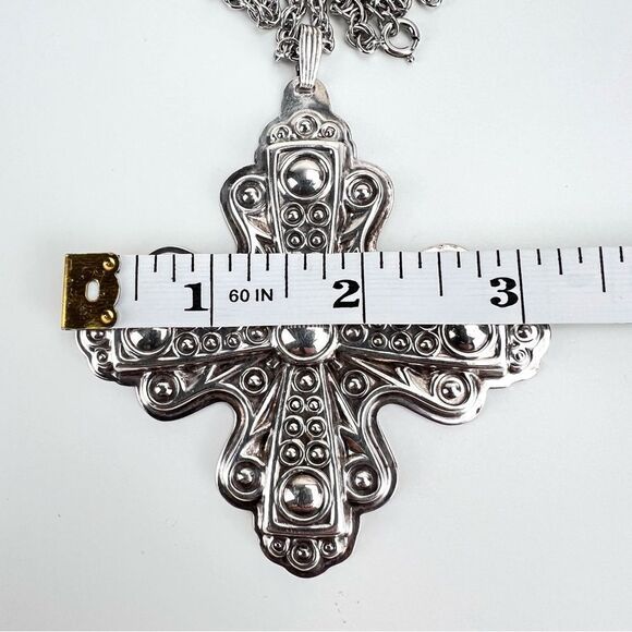 1972 Reed & Barton Sterling Silver Christmas Cross - Picture 10 of 15